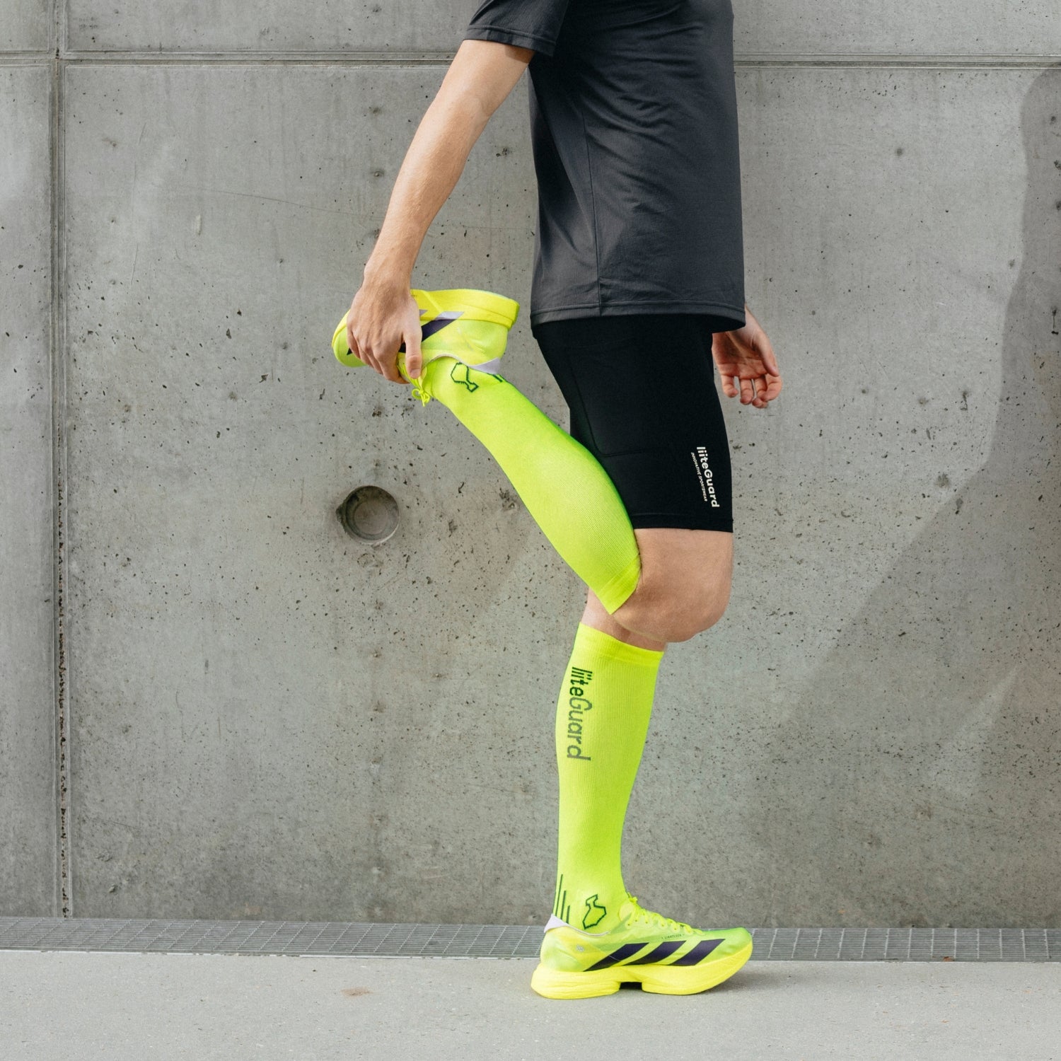 liiteGuard SHIN-TECH VISION GRIP RUNNING SOCK Long socks Neon Yellow